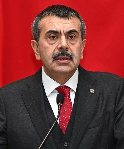 Bakan Tekin açıkladı: Ara tatiller kalkıyor mu?