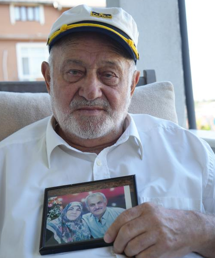 54 Yıllık Eşine Özlemini Anlattı