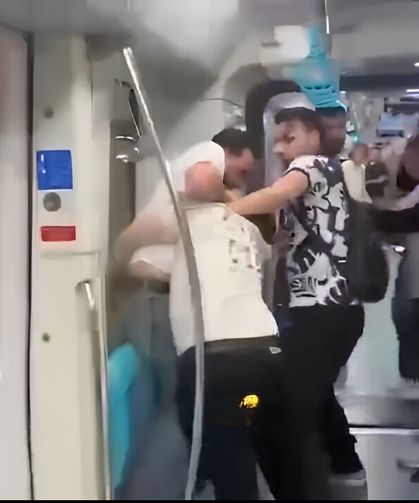 Marmaray’da Yumruklu Kavga! Güvenlik Görevlisine Saldırı Kamerada