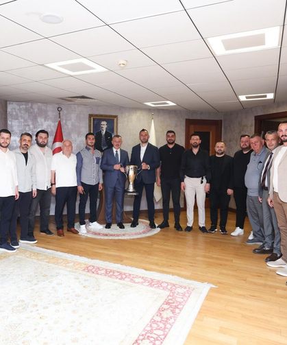 Başkan Büyükakın şampiyon Gölcükspor’u ağırladı
