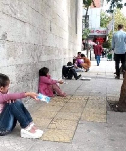 Kocaeli’de Çocuklarını Sokakta Çalıştıran Ailelere Ceza