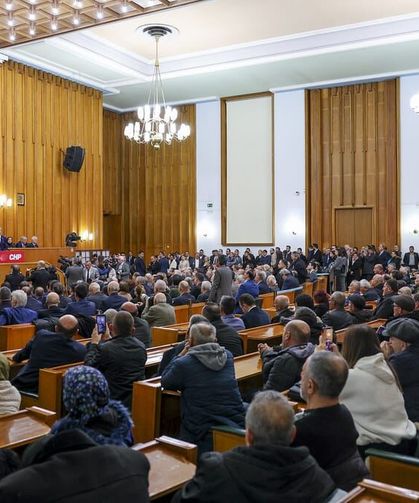 CHP grup toplantısına ziyaretçi engeli