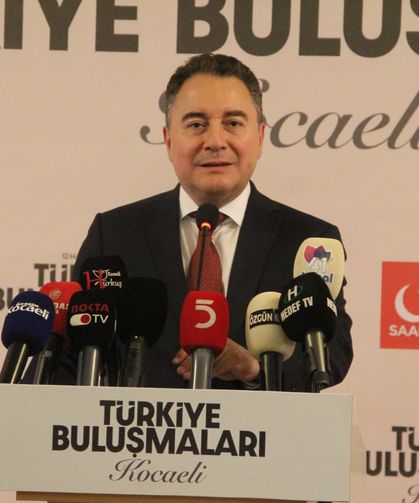 Babacan tavuk operasyonlarıyla ilgili: "İki ay çıraklık yapan bunlardan iyi anlar"