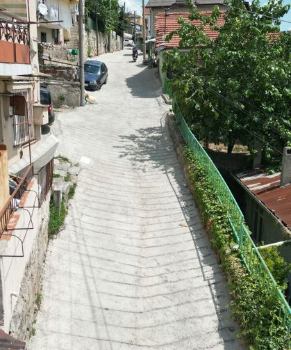 İzmit’te 300 metrelik yol baştan sona yenilendi