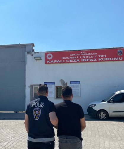 Derince’de aranan şahıslara operasyon