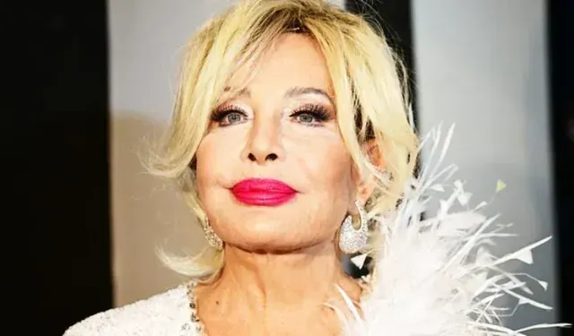 Emel Sayın'dan Üzen Veda