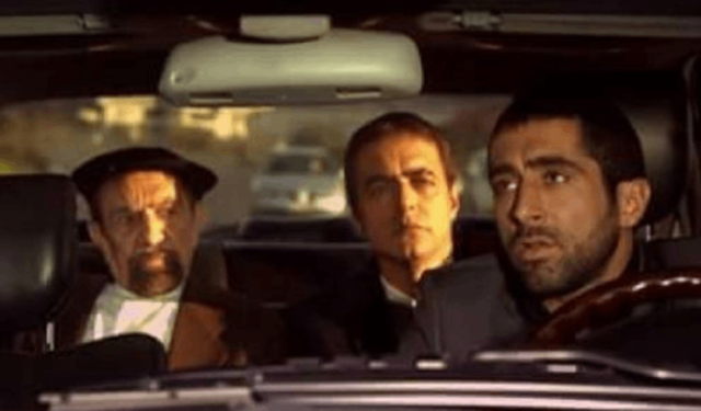 Kolpaçino Yıldızı Sokakta Pilav Satmaya Başladı!