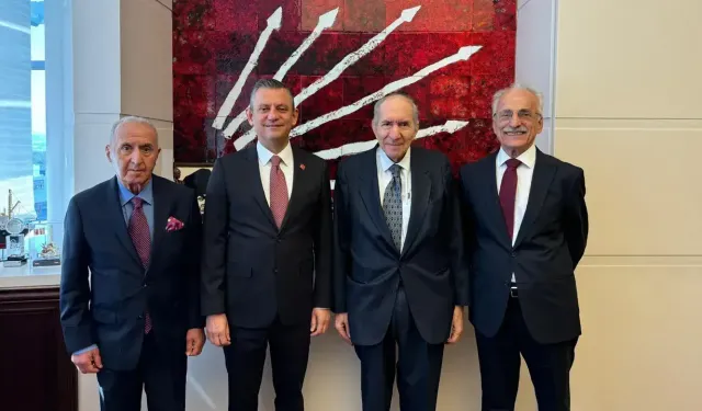 CHP Eski Genel Başkanı Hikmet Çetin Hastaneye Kaldırıldı