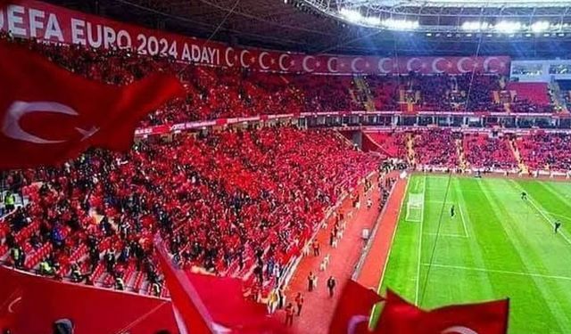 Hodri Meydan’dan Tarihi Maça Özel Gösteri