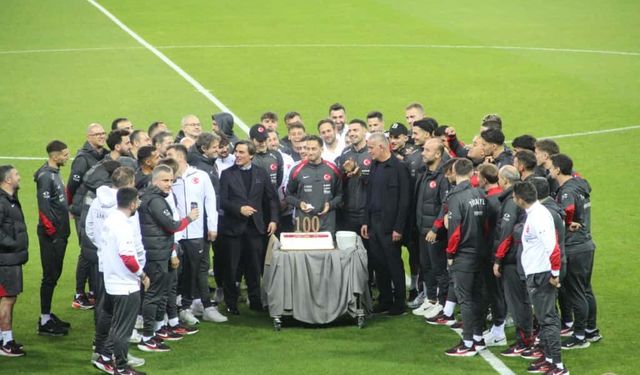 KAPTAN ÇALHANOĞLU'NA KOCAELİ'DE DALYA SÜRPRİZİ