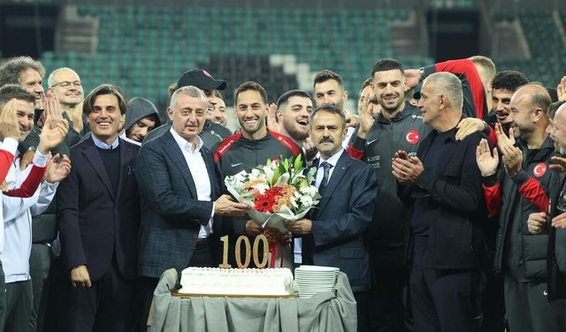 Tarihi Maç Öncesi Milli Takıma Moral Ziyareti