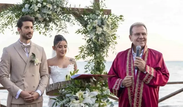 Melek Mosso’dan sürpriz karar 