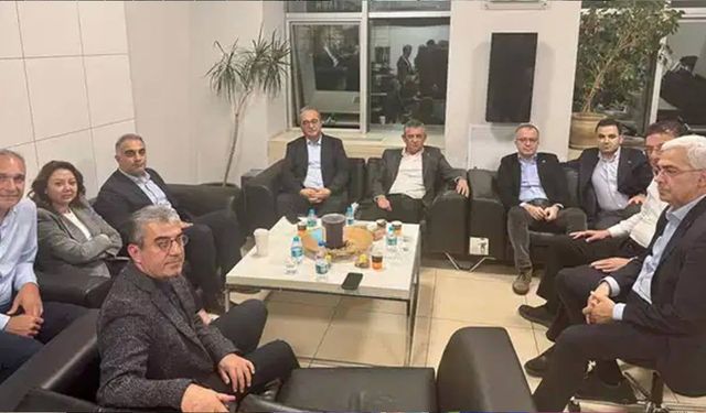 CHP Lideri Özel, İmamoğlu İçin İstanbul’da