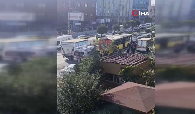 Belediye otobüsünde bıçaklı saldırı