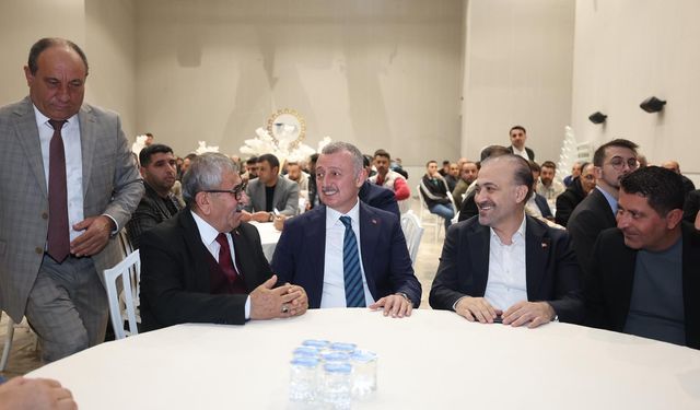 VANLILAR HALAY ŞÖLENİNDE SALONA SIĞMADI