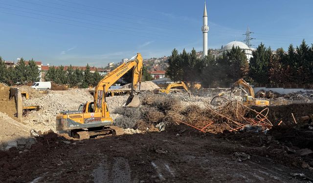 Tüm İtirazlara Rağmen Mevlana Kültür Merkezi Yıkıldı