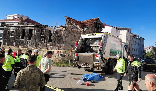 Çöp Kamyonu Yaşlı Kadını Böyle Çiğnedi