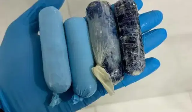 Makatında paket paket uyuşturucu çıktı!