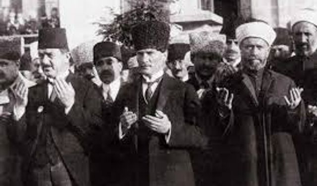 Atatürk’e mevlit rahatsız etti, Vali Aktaş'ı hedef gösterdi