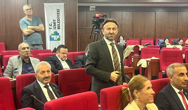 Gelecek Partili CHP meclis üyesi koltuğuna oturdu