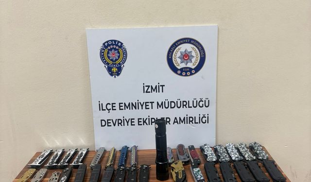 İzmit Doğu Kışla’da 52 Bıçak ve Şok Cihazı Ele Geçirildi