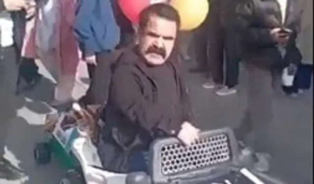 Çaycı Hüseyin Akülü Araba Sürdü