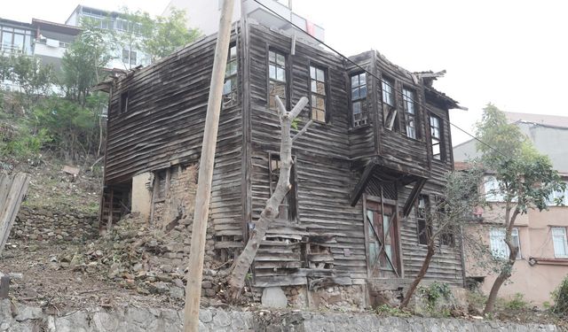 Yeşilçam efsanesinin evi "yılan hikayesine" döndü