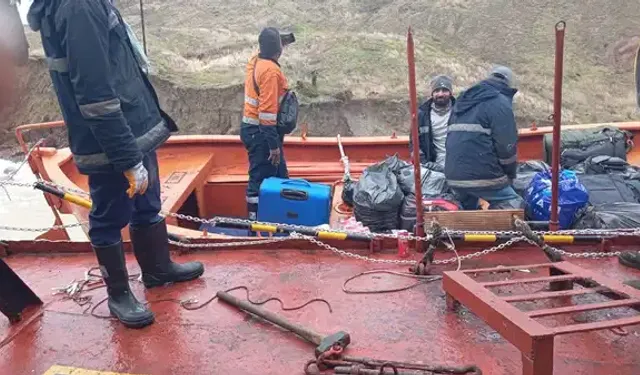 Türk Gemisi Boğazda Karaya Oturdu