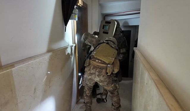 Kocaeli'de DEAŞ ve El Kaide'liler Adliyeye Sevk Edildi