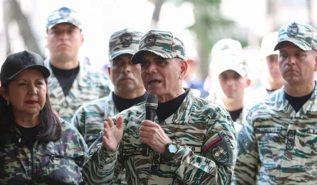Venezuela Savunma Bakanı’ndan Kriz Açıklaması