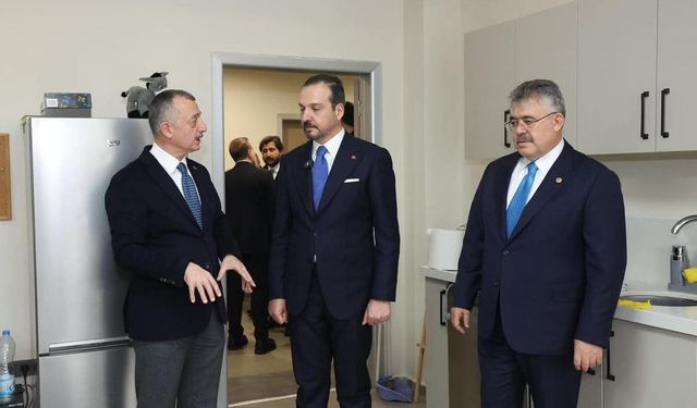 Kürşad Zorlu’dan Başkan Büyükakın’a Tebrik