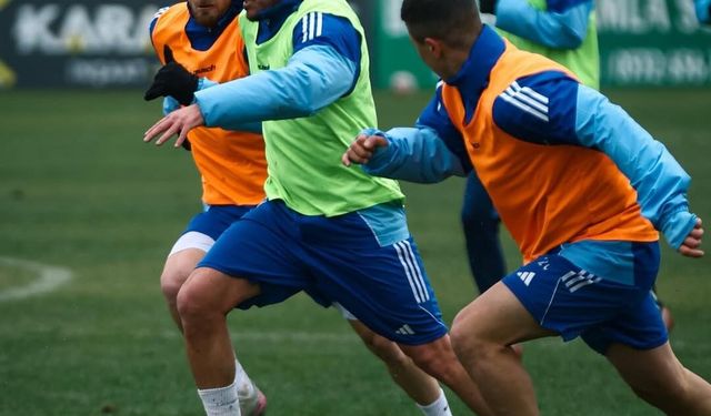 Rakip Gelmedi, Gebzespor Kendi Arasında Maç Yaptı!