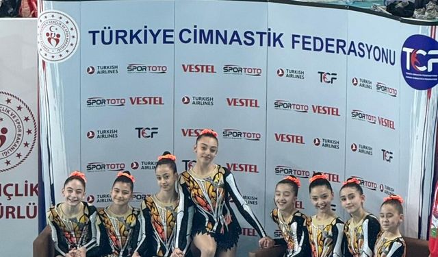 İzmit’in Yıldızları Türkiye Şampiyonası’na Damga Vurdu