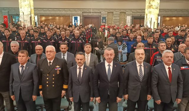 6 Şubat Depremi Kocaeli'de Anıldı "Bu Dayanışmanın Kıyaslanabilir Bir Örneği Yok"