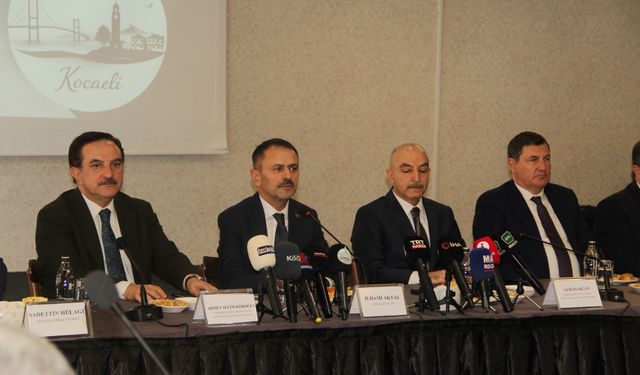 Soru var, cevap var; basın yok: "İzmit’te Türkiye Yüzyılı"