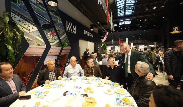 Büyükşehir’den Dev İftar: 820 STK Temsilcisi Aynı Sofrada