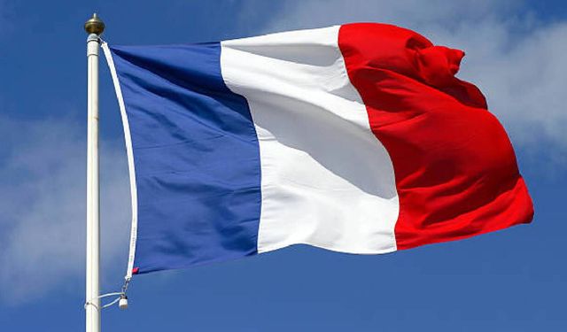 Fransa Sandık Başında: 49 Milyon Seçmen Oy Kullanıyor