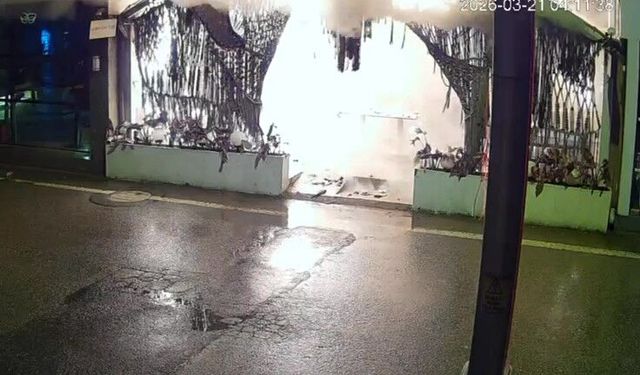 Yahya Kaptan'da Kafeyi Kundakladılar!