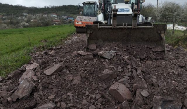 Büyükşehir, altyapı sonrası bozulan yollara müdahale etti