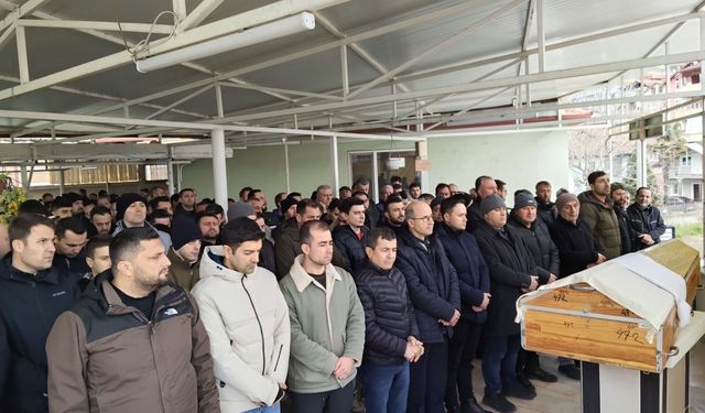 İzmitli Esnaf Son Yolculuğuna Uğurlandı