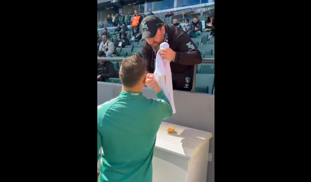 Kocaelispor Tribünlerinden Deniz Türüç’e Destek