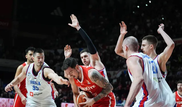 12 Dev Adam Sırbistan’ı Devirip 2. Turu Garantiledi