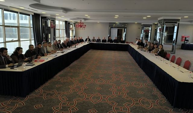 Lastik işçileri 3'üncü oturumda