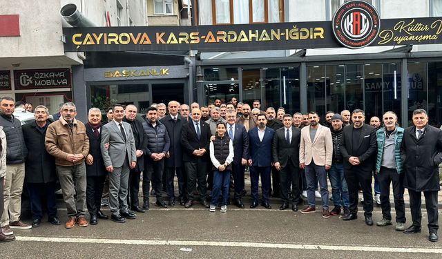 BATI YAKASI’NDA TİPİOĞLU YOĞUNLUĞU: 1 GÜNDE 3 İLÇE, 8 DERNEK ZİYARETİ