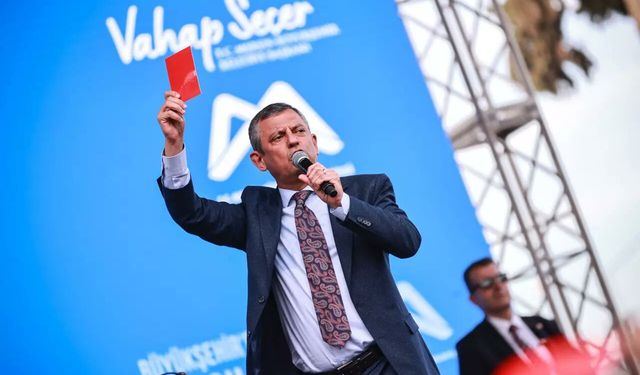 CHP’de yeni tartışma: Özel eski isimleri sildi