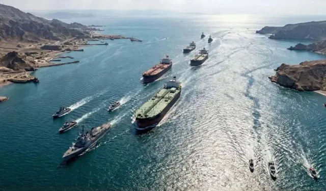 Hürmüz Boğazı’nda kriz: Tanker trafiği durdu