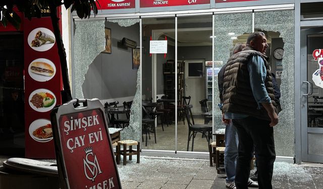 Sokak ortasında silahlı saldırı! Çay ocağına ateş açıldı