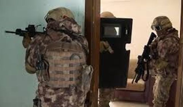 Kocaeli'de Flaş Operasyon: Karagümrük Çetesine Baskın