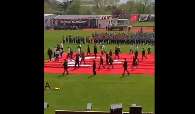 23 Nisan'da Türk Bayrağını Ayaklar Altına Aldılar!