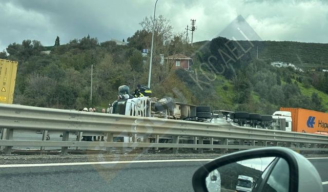 Kocaeli'de Feci Kaza! Metrelerce Kuyruk Oluştu